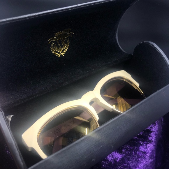 Wildfox Clubfox Ivory & Gold Sunglasses w/ Case main image 15
